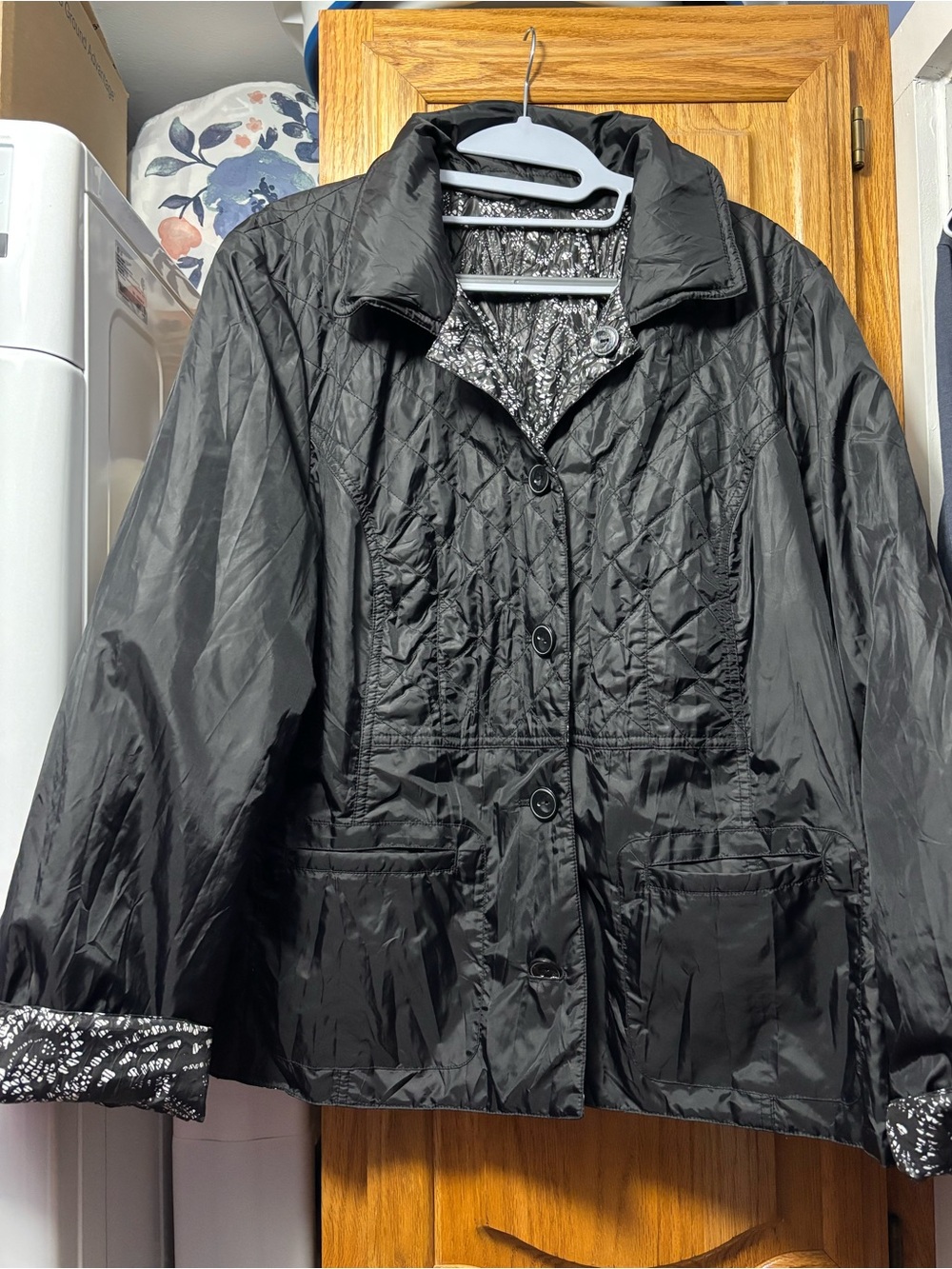 Reversible Black and Black/White Print Quilted Women's Lightweight Jacket